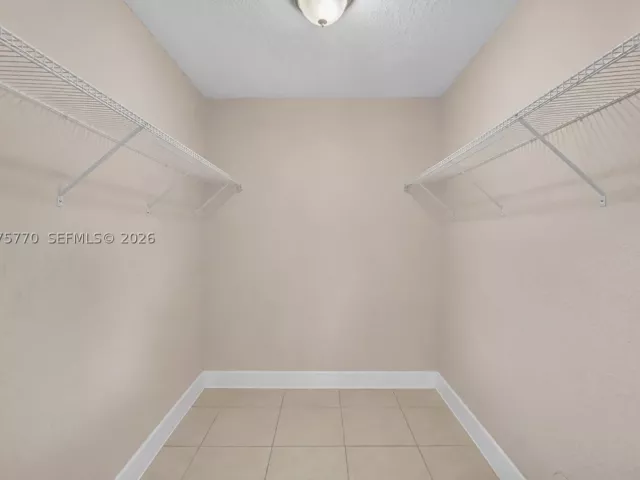 Продажа дома по адресу 907 NE 5th St - фото 9365488