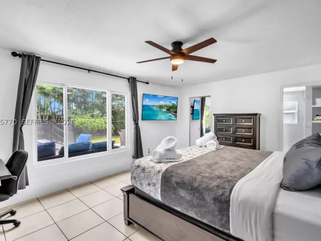 Продажа дома по адресу 907 NE 5th St - фото 9365489