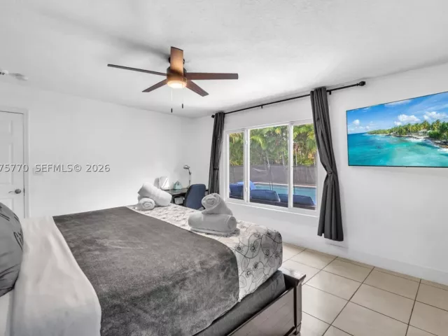 Продажа дома по адресу 907 NE 5th St - фото 9365490