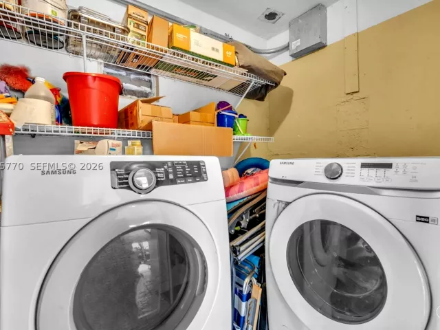 Продажа дома по адресу 907 NE 5th St - фото 9365499