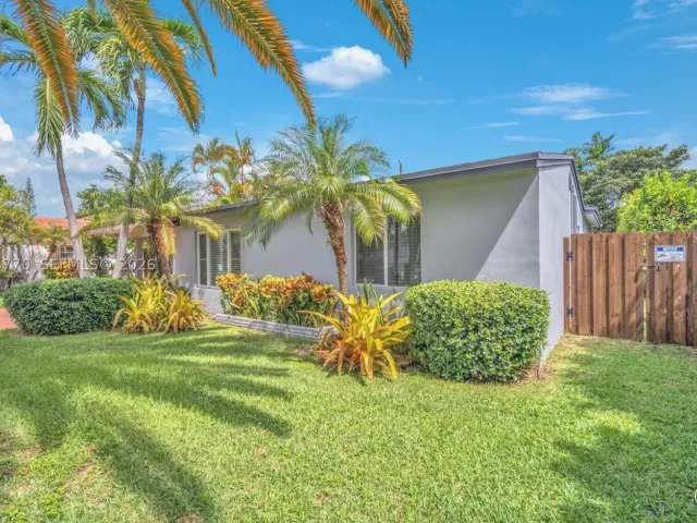Продажа дома по адресу 907 NE 5th St - фото 9365479