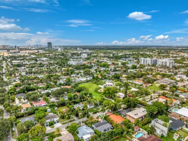 Продажа дома по адресу 907 NE 5th St - фото 9365510