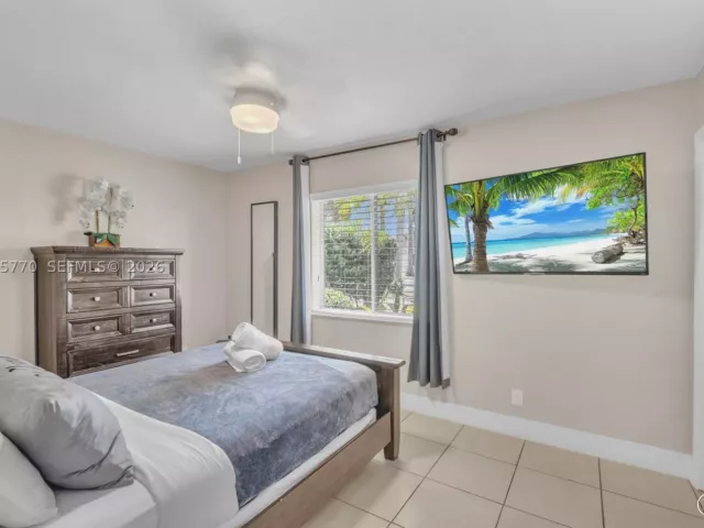 Продажа дома по адресу 907 NE 5th St - фото 9365484