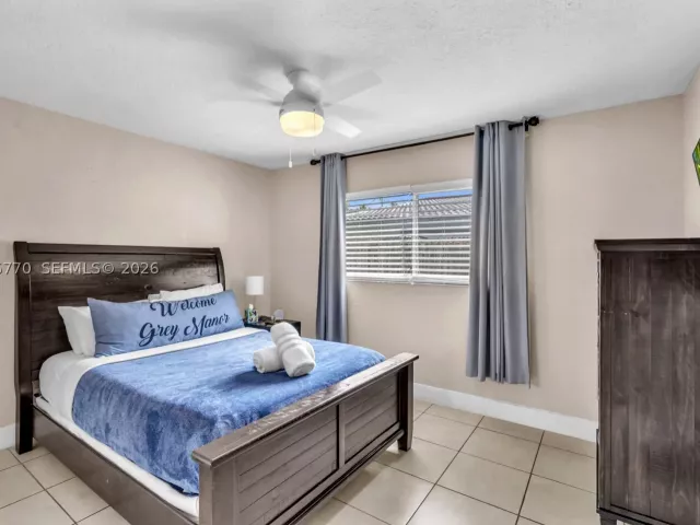 Продажа дома по адресу 907 NE 5th St - фото 9365485