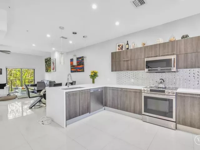 Продажа дома по адресу 462 SE 1ST Circle - фото 9364150