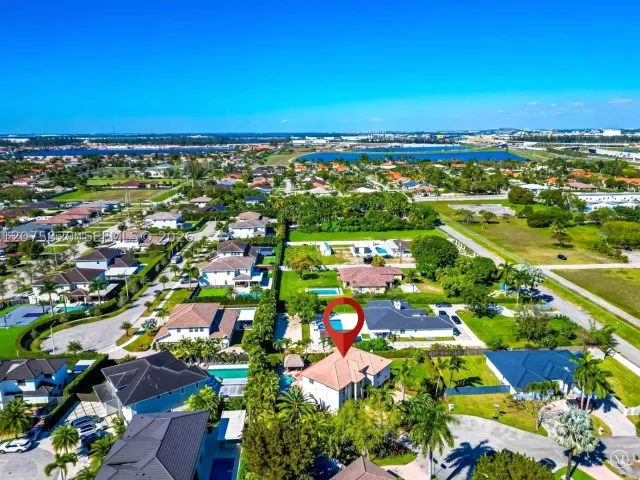 Продажа дома по адресу 12071 SW 1st St - фото 9365725