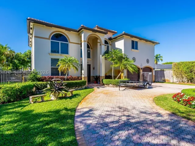 Продажа дома по адресу 12071 SW 1st St - фото 9365727