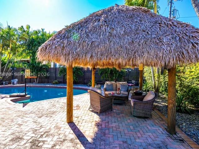 Продажа дома по адресу 12071 SW 1st St - фото 9365730
