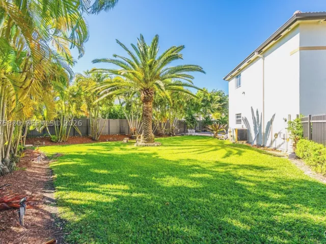 Продажа дома по адресу 12071 SW 1st St - фото 9365732