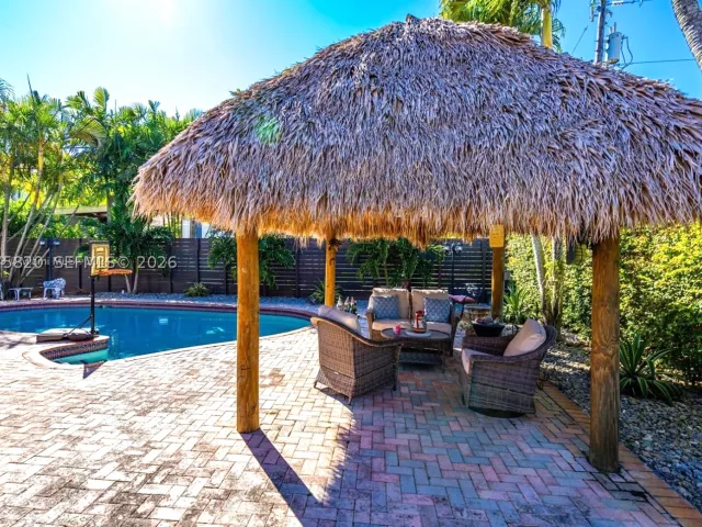 Продажа дома по адресу 12071 SW 1st St - фото 9365719