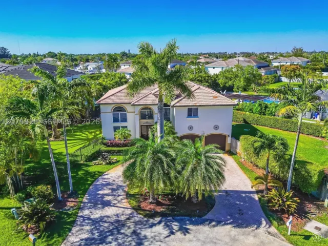 Продажа дома по адресу 12071 SW 1st St - фото 9365722