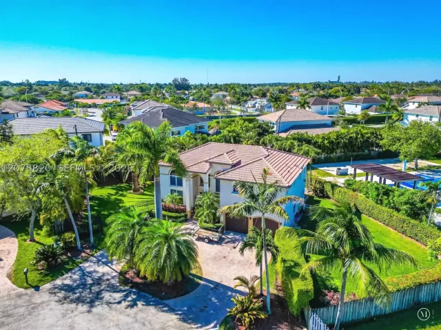 Продажа дома по адресу 12071 SW 1st St - фото 9365723