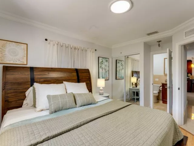 Продажа дома по адресу 1313 SE 1ST Way - фото 9367962