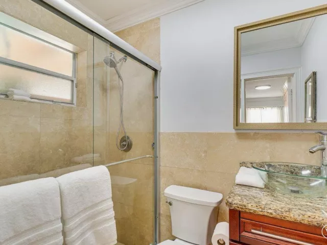 Продажа дома по адресу 1313 SE 1ST Way - фото 9367964