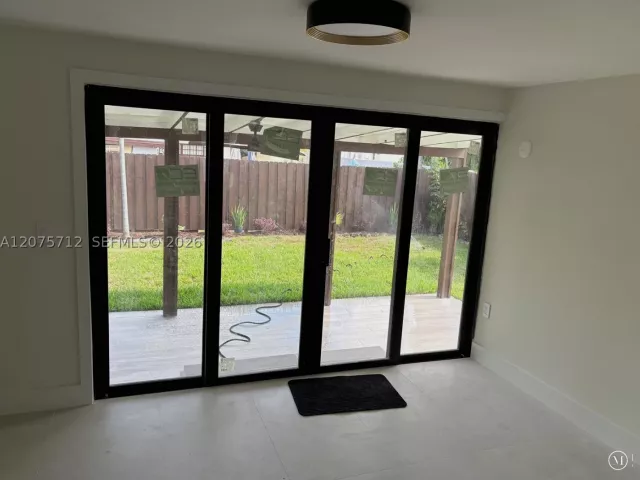 Продажа дома по адресу 4291 SW 14th St - фото 9366666