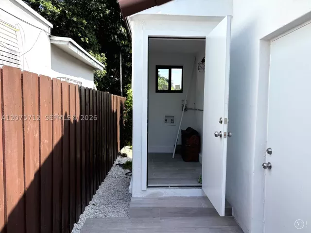 Продажа дома по адресу 4291 SW 14th St - фото 9366678