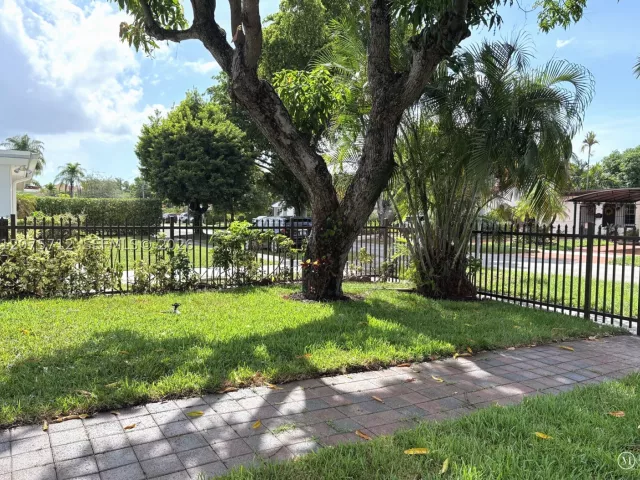 Продажа дома по адресу 4291 SW 14th St - фото 9366657