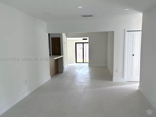 Продажа дома по адресу 4291 SW 14th St - фото 9366660