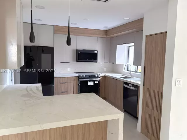 Продажа дома по адресу 4291 SW 14th St - фото 9366661