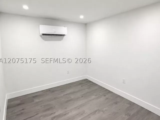 Продажа дома по адресу 100 SW 51st Ct - фото 9373222