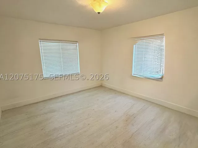 Продажа дома по адресу 100 SW 51st Ct - фото 9373225