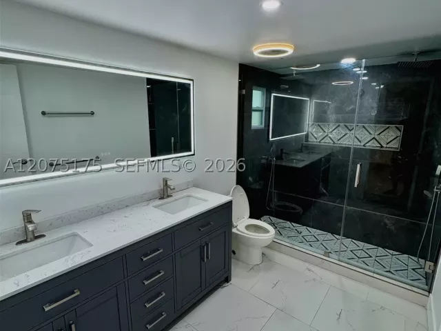 Продажа дома по адресу 100 SW 51st Ct - фото 9373229
