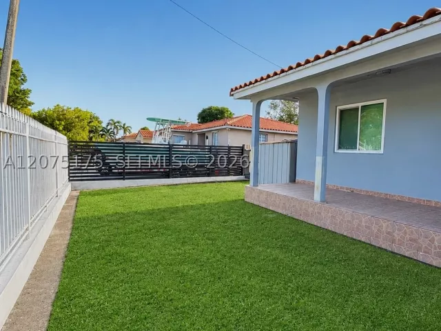Продажа дома по адресу 100 SW 51st Ct - фото 9373236