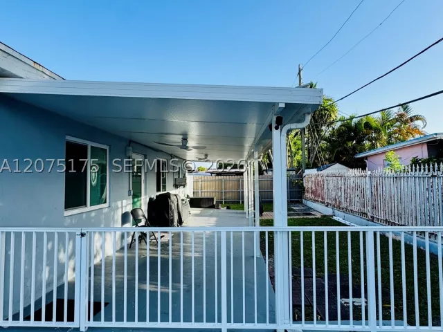 Продажа дома по адресу 100 SW 51st Ct - фото 9373217