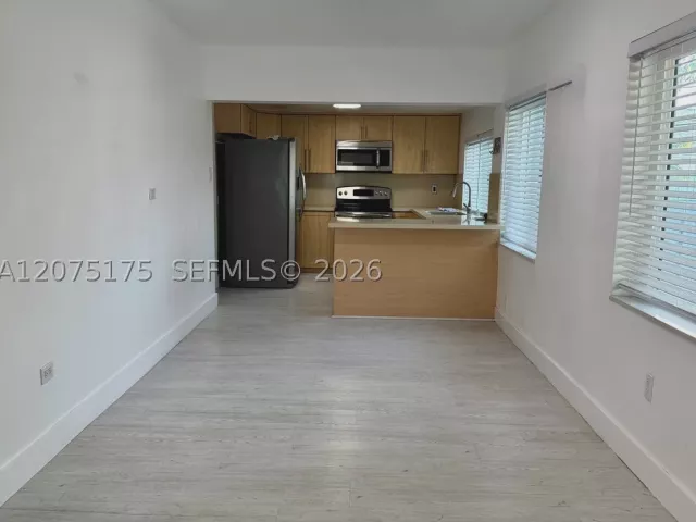 Продажа дома по адресу 100 SW 51st Ct - фото 9373220