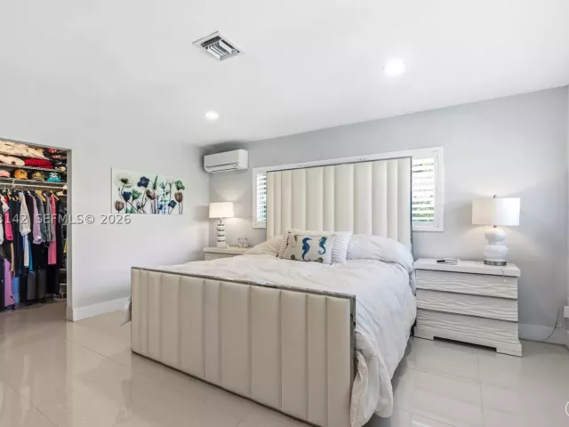 Продажа дома по адресу 932 Bird Rd - фото 9366864