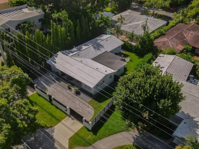 Продажа дома по адресу 932 Bird Rd - фото 9366875