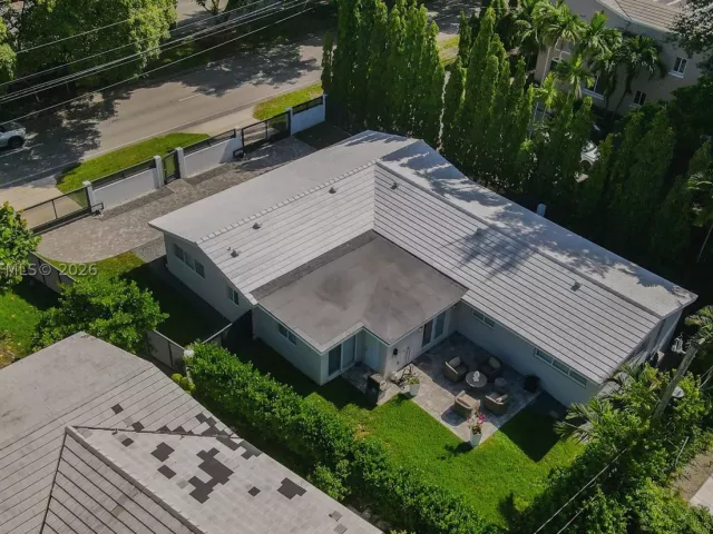 Продажа дома по адресу 932 Bird Rd - фото 9366876