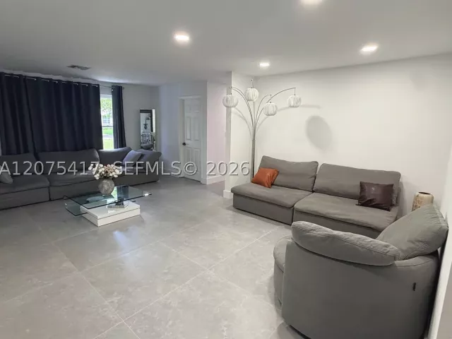 Продажа дома по адресу 15042 SW 149th St - фото 9366726