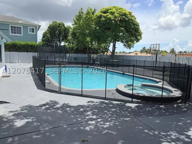 Продажа дома по адресу 15042 SW 149th St - фото 9366742