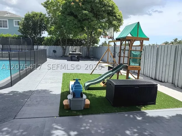 Продажа дома по адресу 15042 SW 149th St - фото 9366744
