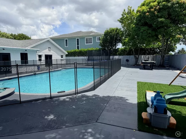 Продажа дома по адресу 15042 SW 149th St - фото 9366746