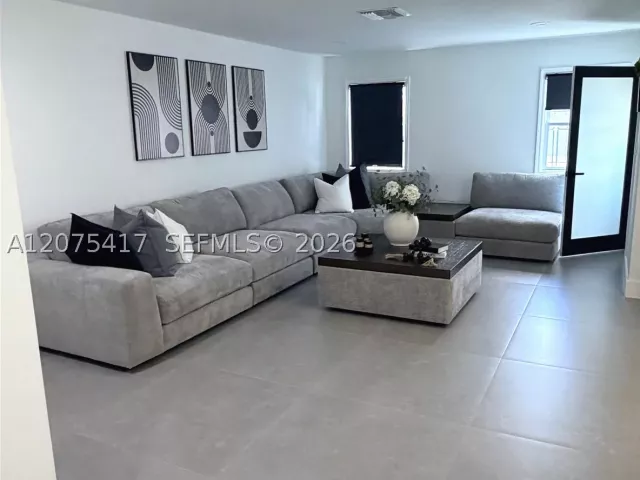 Продажа дома по адресу 15042 SW 149th St - фото 9366715