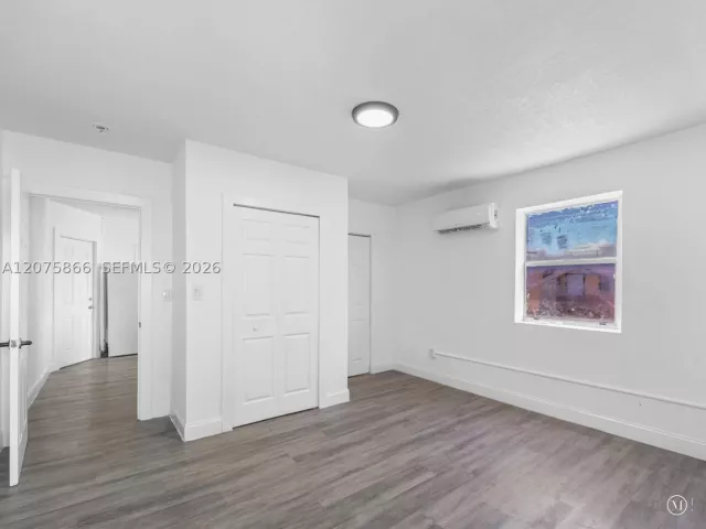 Продажа дома по адресу 500 SW 8th Ave - фото 9366696
