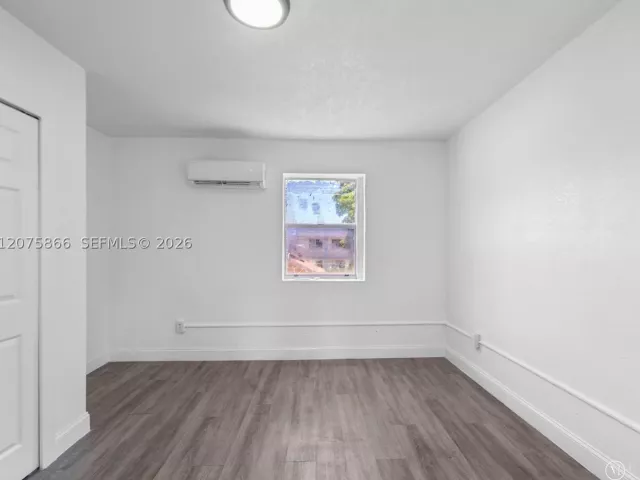 Продажа дома по адресу 500 SW 8th Ave - фото 9366697