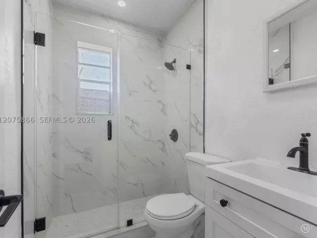 Продажа дома по адресу 500 SW 8th Ave - фото 9366701