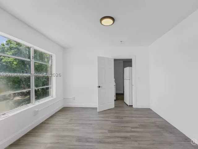 Продажа дома по адресу 500 SW 8th Ave - фото 9366704