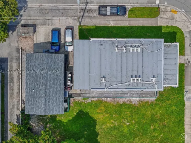 Продажа дома по адресу 500 SW 8th Ave - фото 9366709