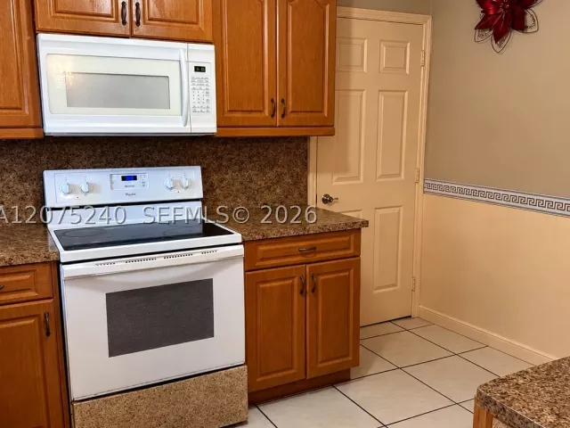 Продажа дома по адресу 4441 NW 173rd Dr - фото 9371101