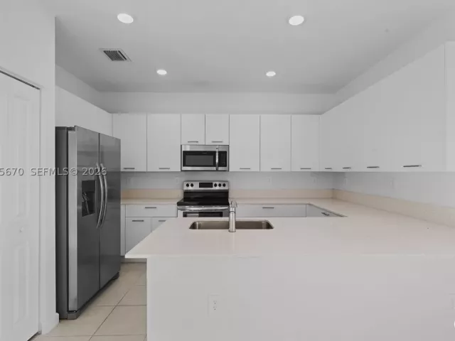 Продажа дома по адресу 12428 NW 23rd Ct - фото 9367160