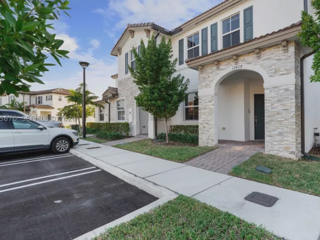 Продажа дома по адресу 12428 NW 23rd Ct - фото 9367150