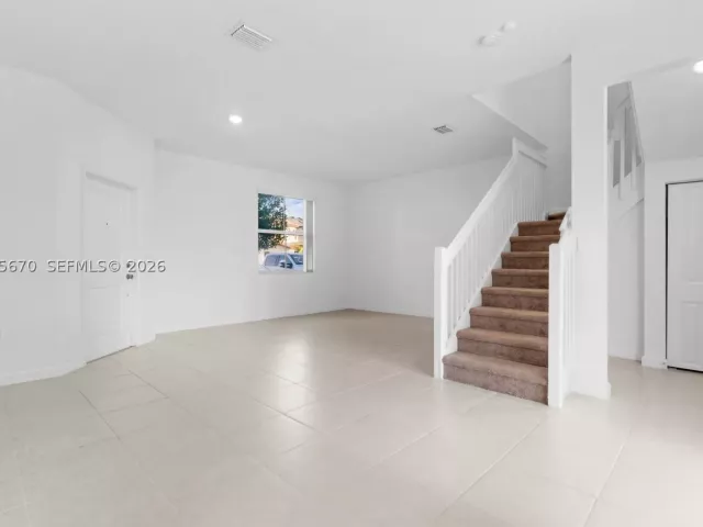 Продажа дома по адресу 12428 NW 23rd Ct - фото 9367155