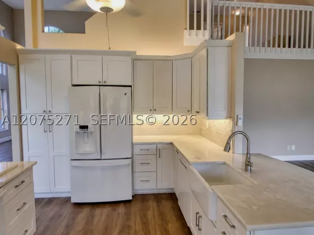 Продажа дома по адресу 18341 NW 10th St - фото 9377351