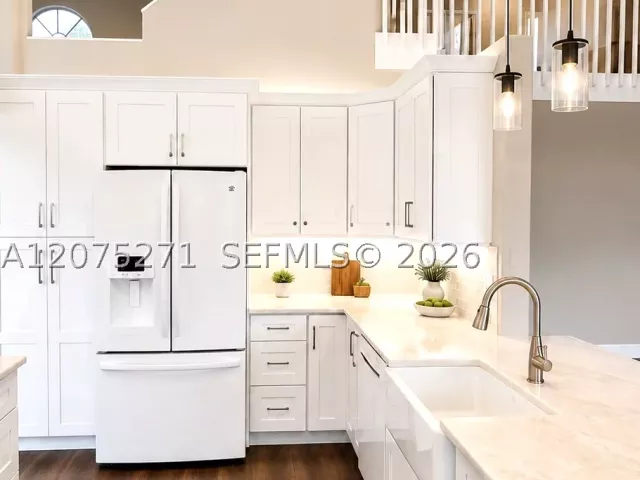 Продажа дома по адресу 18341 NW 10th St - фото 9377352