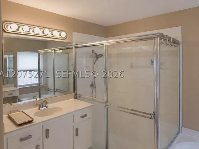 Продажа дома по адресу 18341 NW 10th St - фото 9377357