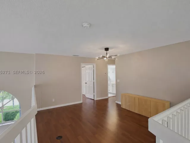 Продажа дома по адресу 18341 NW 10th St - фото 9377360